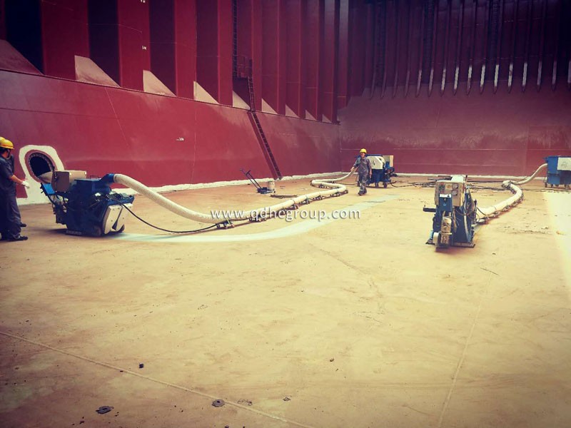 移動(dòng)拋丸機(jī)鋼板除銹