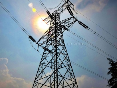 Transmission line tower